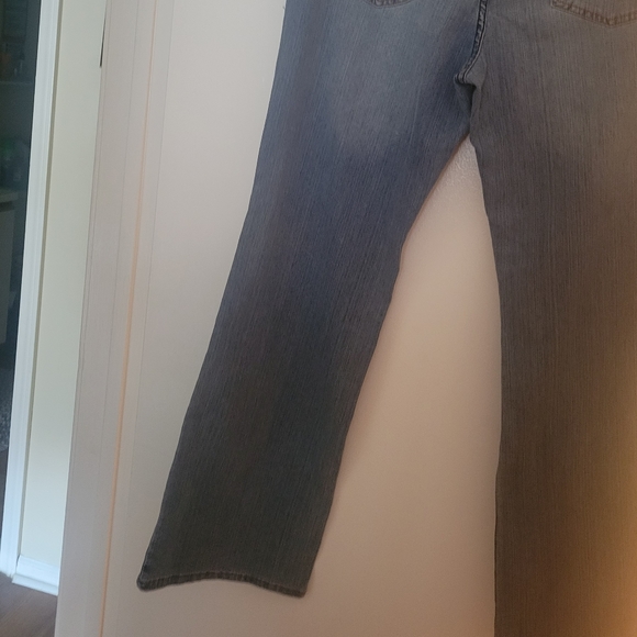 Jafari jeans with tiger embellished pockets! - Picture 7 of 7